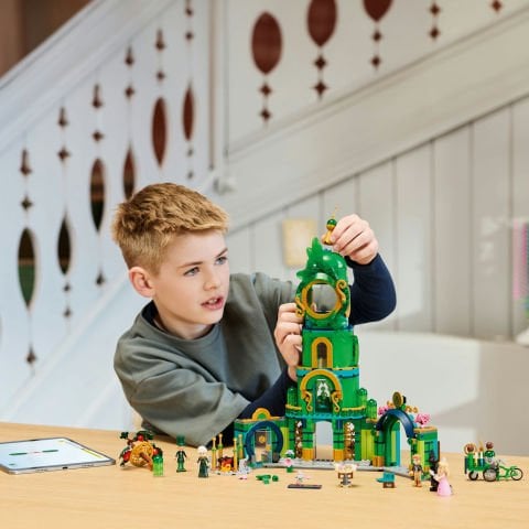 LEGO® Wicked Emerald City'ye Hoş Geldiniz Koleksiyonluk Oyuncak 75684