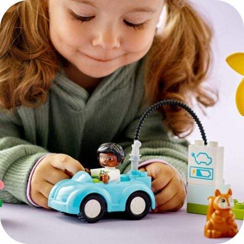 LEGO® DUPLO® Kasabası Rüzgar Türbini ve Elektrikli Araba 10985 Oyuncak Yapım Seti (16 Parça)