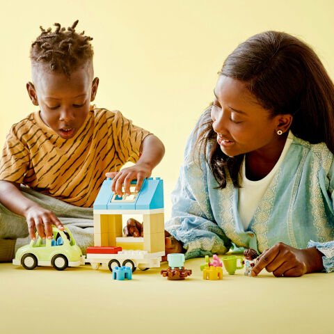LEGO® DUPLO® Kasabası Tekerlekli Aile Evi 10986 Oyuncak Yapım Seti (31 Parça)