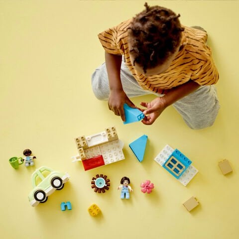 LEGO® DUPLO® Kasabası Tekerlekli Aile Evi 10986 Oyuncak Yapım Seti