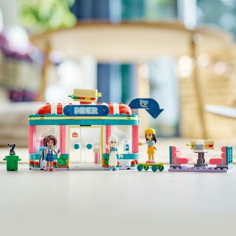 LEGO® Friends Heartlake Şehir Merkezi Restoranı 41728 Oyuncak Yapım Seti (346 Parça)