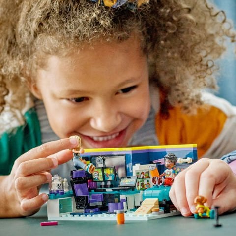 LEGO® Friends Nova'nın Odası 41755 Oyuncak Yapım Seti (179 Parça)