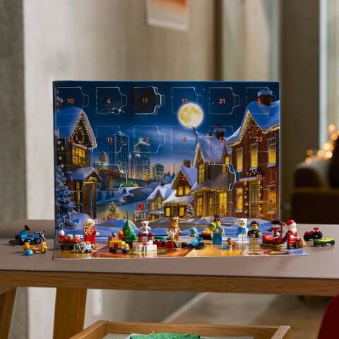 LEGO® City 2025 Yılbaşı Takvimi, 5 Yaş ve Üzeri Çocuklar için Yılbaşı Hediyesi 60475