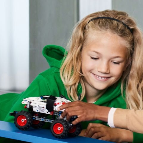 LEGO® Technic Monster Jam™ Monster Mutt™ Dalmaçyalı 42150 Oyuncak Yapım Seti