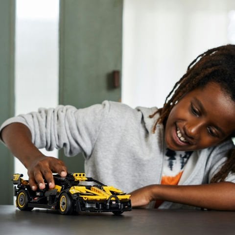LEGO® Technic Bugatti Bolide 42151 Oyuncak Yapım Seti (905 Parça)