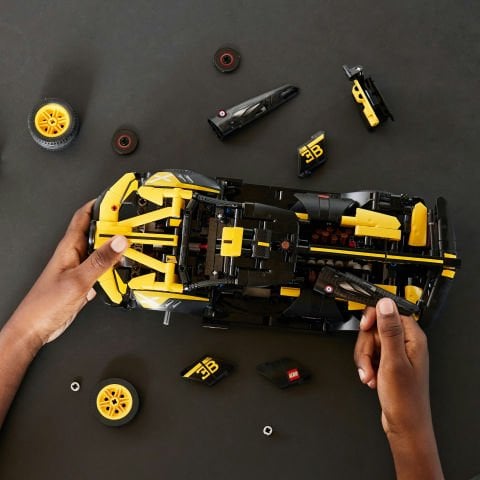 LEGO® Technic Bugatti Bolide 42151 Oyuncak Yapım Seti (905 Parça)