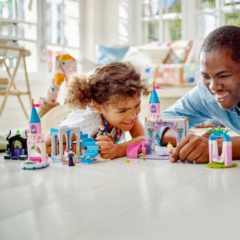 LEGO® ǀ Disney Aurora’nın Şatosu 43211 Oyuncak Yapım Seti (187 Parça)