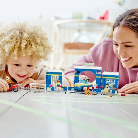 LEGO® City Polis Merkezi Takibi 60370 Oyuncak Yapım Seti