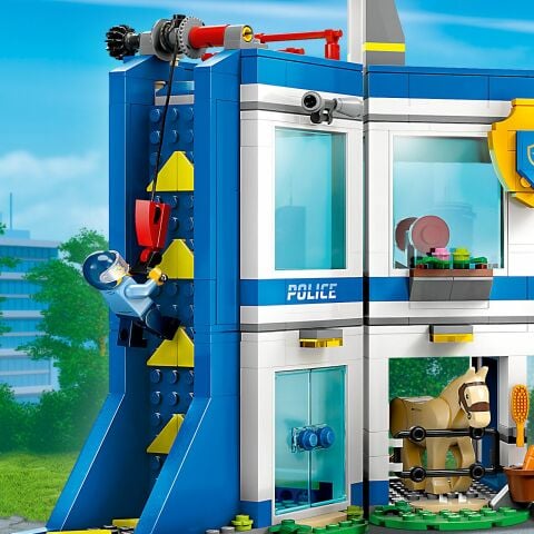 LEGO® City Polis Eğitim Akademisi 60372 Oyuncak Yapım Seti (823 Parça)