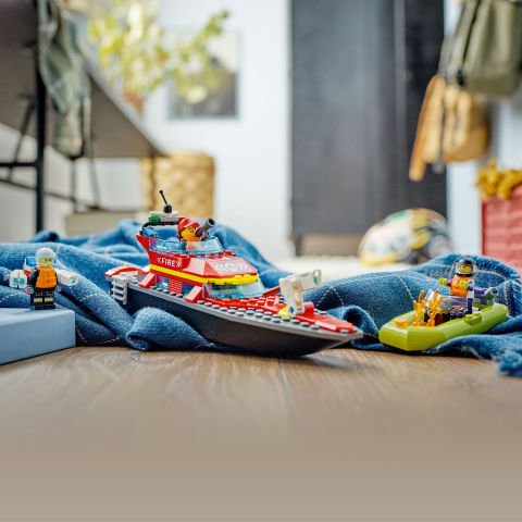 LEGO® City İtfaiye Kurtarma Teknesi 60373 Oyuncak Yapım Seti (144 Parça)