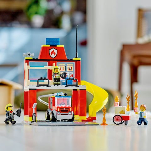 LEGO® City İtfaiye Merkezi ve İtfaiye Kamyonu 60375 Oyuncak Yapım Seti