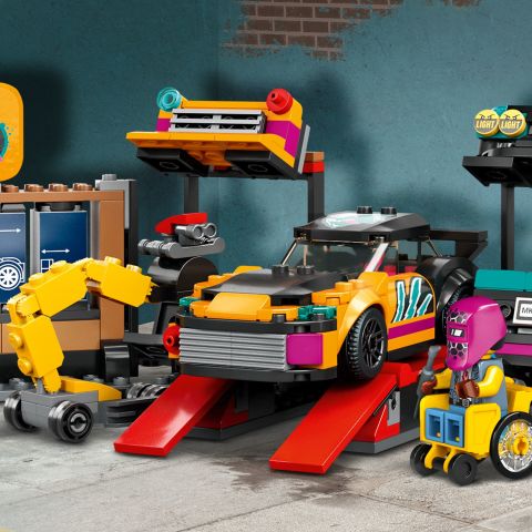 LEGO® City Araç Modifiye Atölyesi 60389 Oyuncak Yapım Seti (507 Parça)