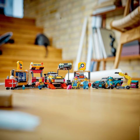 LEGO® City Araç Modifiye Atölyesi 60389 Oyuncak Yapım Seti (507 Parça)