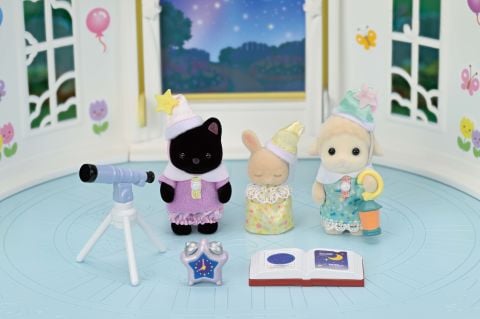 Anaokulu Arkadaşları Pijama Partisi Üçlüsü