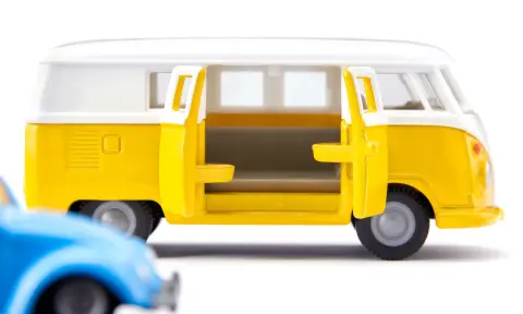 Volkswagen T1 Minibüs ve Römorklu Beetle