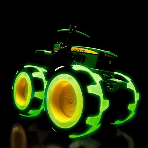 John Deere Tractor w/Light Wheel