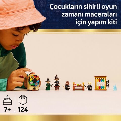 LEGO® Harry Potter™ Hogwarts™ Şatosu: Seçmen Şapka Töreni 76460