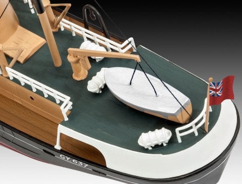 Revell North Sea Trawler-5204
