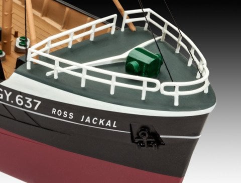 Revell North Sea Trawler-5204