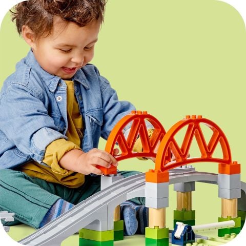 LEGO DUPLO Town Tren Köprüsü ve Rayları Ek Seti 10426 - 2 Yaş ve Üzeri Çocuklar İçin Eğitici Oyuncak Yapım Seti (42 Parça)