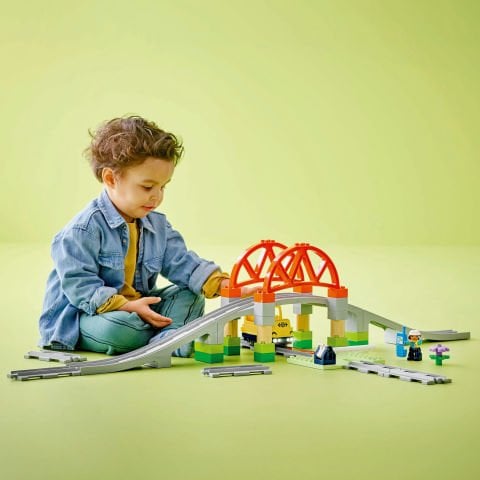 LEGO DUPLO Town Tren Köprüsü ve Rayları Ek Seti 10426 - 2 Yaş ve Üzeri Çocuklar İçin Eğitici Oyuncak Yapım Seti (42 Parça)