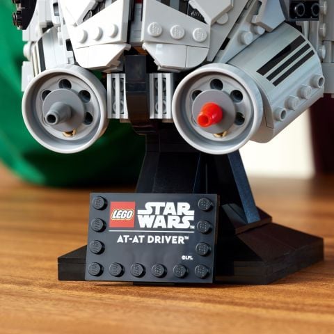 AT-AT Sürücüsü Kaskı