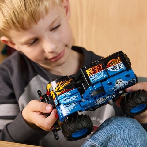 LEGO® Technic Monster Jam™ Grave Digger™ Ateş ve Buz 42219