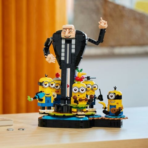 LEGO® Despicable Me 4 Yapım Parçalarından Gru ve Minyonlar Seti 75582